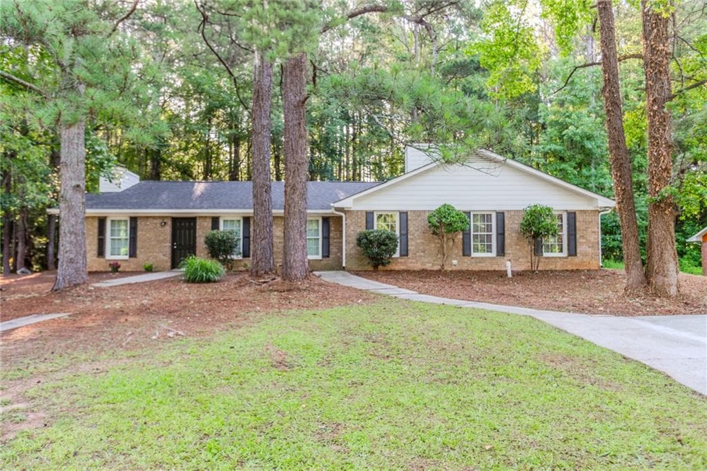 duplex sold at 8182 Magnolia Drive, Jonesboro, GA 30238