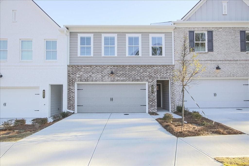 3 bedroom, 3 bathroom, 1,805 sq ft townhouse sold at 905 Agate Lane, Lawrenceville, GA 30043