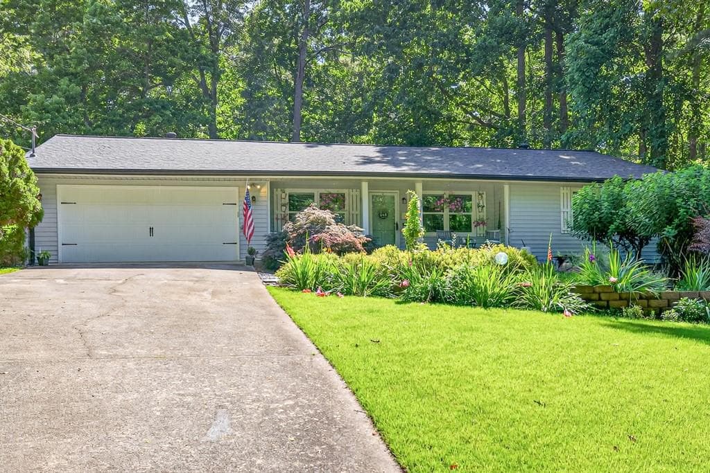 6077 Lake Lanier Heights Road, Buford, GA 30518 — most recent listing photo