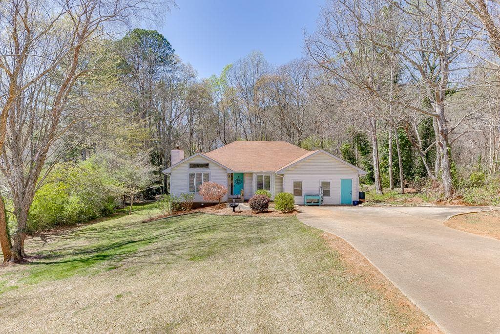 4 bedroom, 2 bathroom, 1,942 sq ft single family residence sold at 4434 HIDDEN OAKS Drive, Flowery Branch, GA 30542