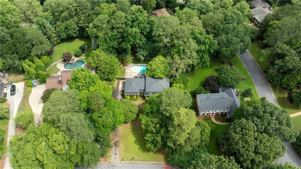 5 bedroom, 4 bathroom single family residence sold at 865 Old Creek Trail, Atlanta, GA 30328