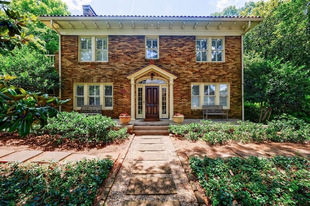 5 bedroom, 4 bathroom, 3,152 sq ft single family residence sold at 27 S Avondale Road, Avondale Estates, GA 30002