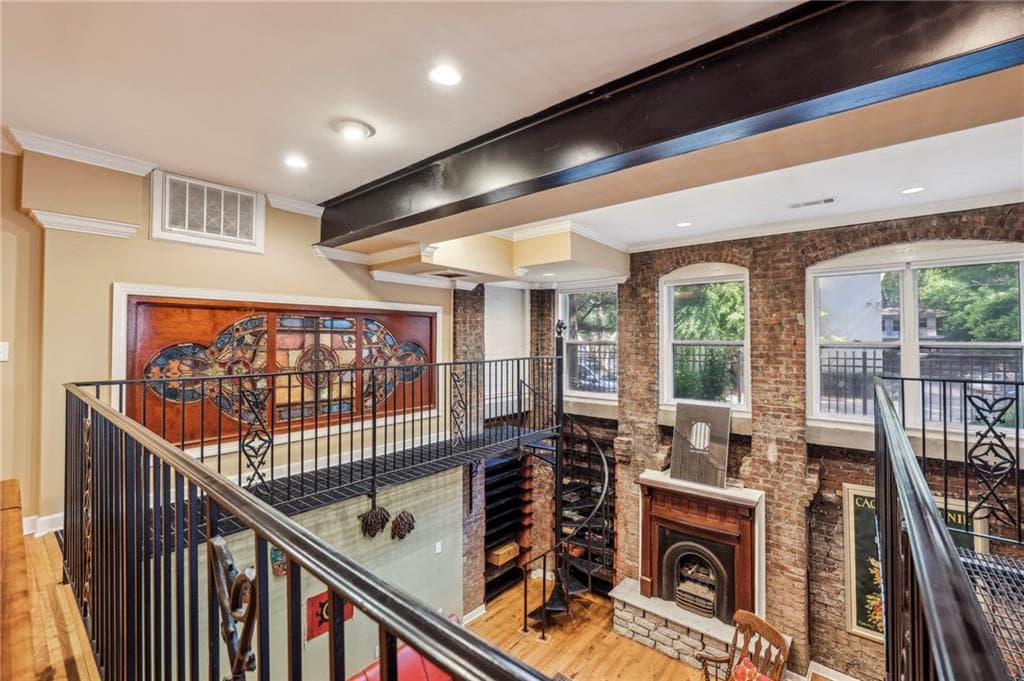 2 bedroom, 2 bathroom, 1,697 sq ft condominium sold at 685 Argonne Avenue 15, Atlanta, GA 30308