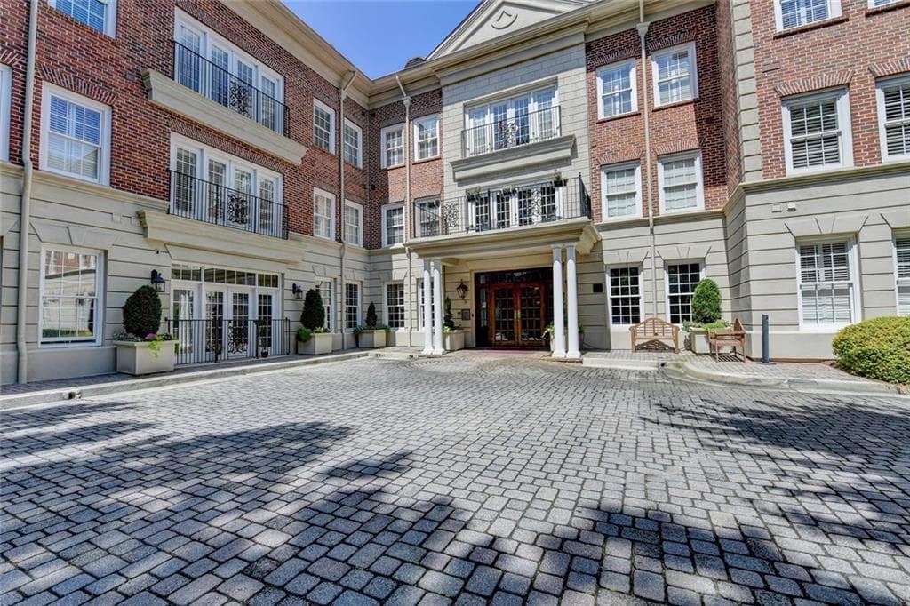 2 bedroom, 2 bathroom, 1,359 sq ft condominium sold at 5415 Northland Drive 303, Atlanta, GA 30342
