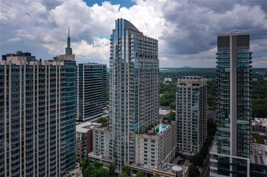2 bedroom, 2 bathroom, 1,201 sq ft condominium sold at 855 Peachtree Street 3304, Atlanta, GA 30308