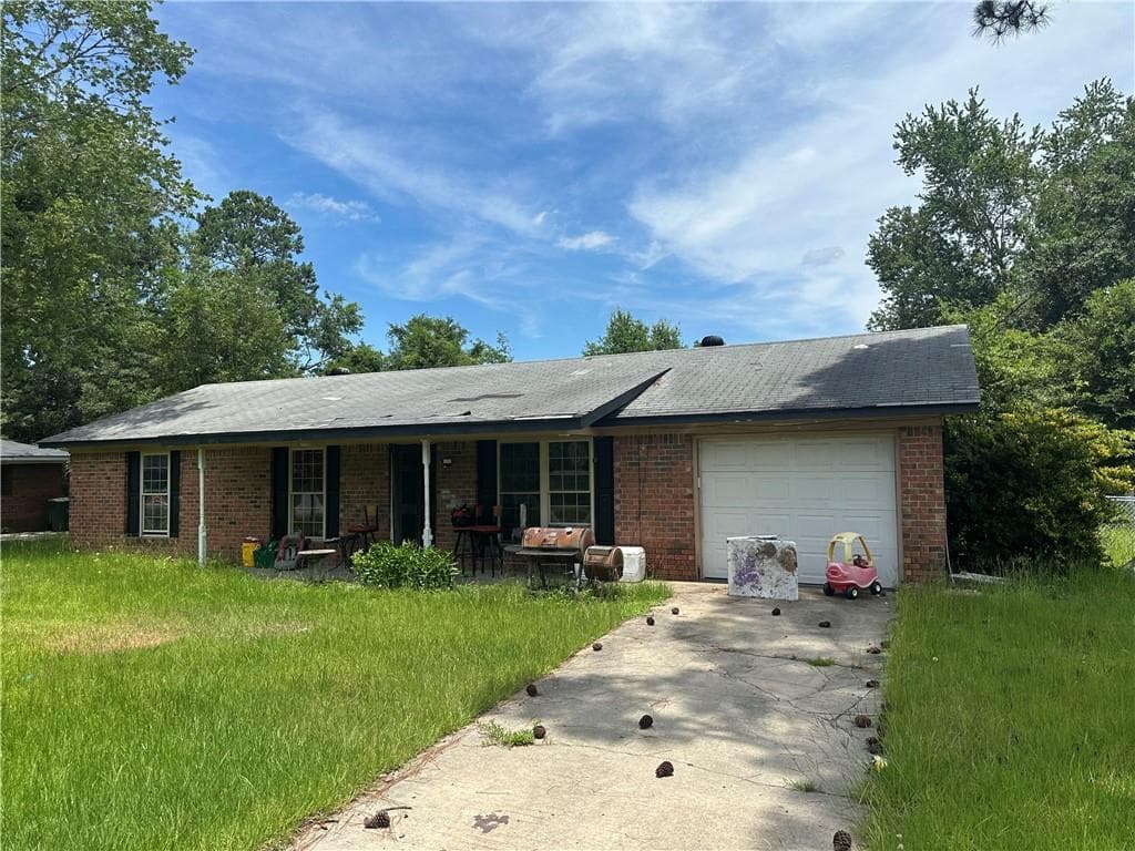 3 bedroom, 2 bathroom, 1,196 sq ft single family residence sold at 662 Mahoney Road, Hinesville, GA 31313