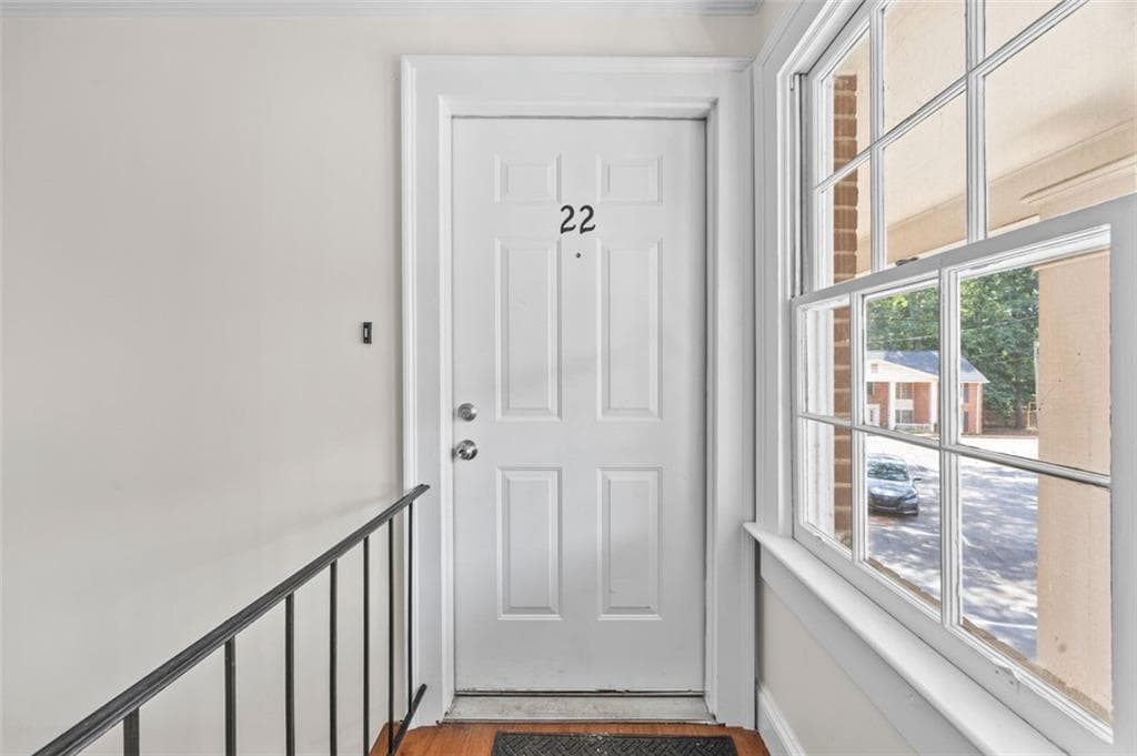2 bedroom, 1 bathroom, 850 sq ft condominium for sale at 135 E Hill Street 22, Decatur, GA 30030 — photo 6