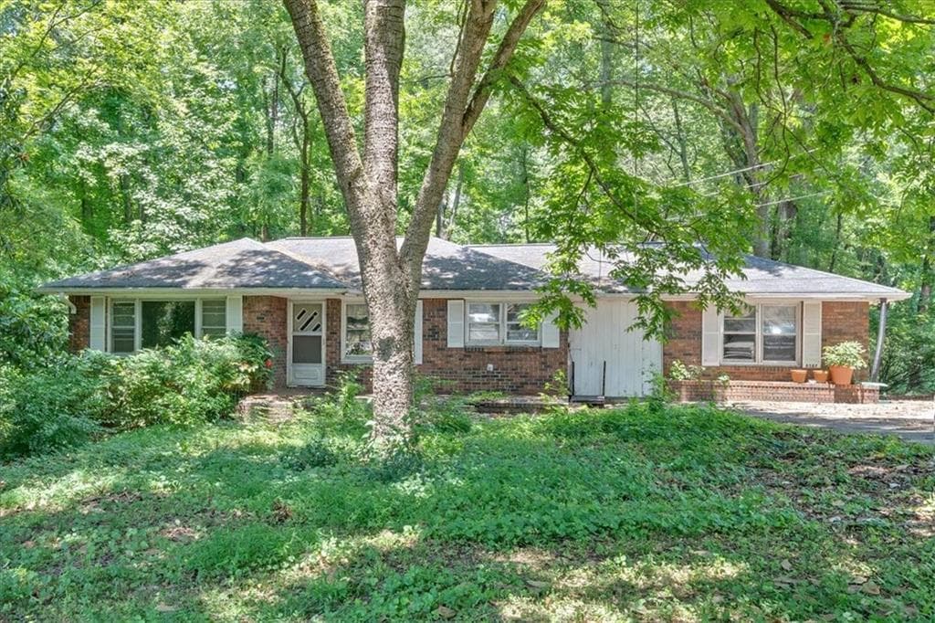 3 bedroom, 2 bathroom, 2,546 sq ft single family residence sold at 8587 Cumming Highway, Canton, GA 30115
