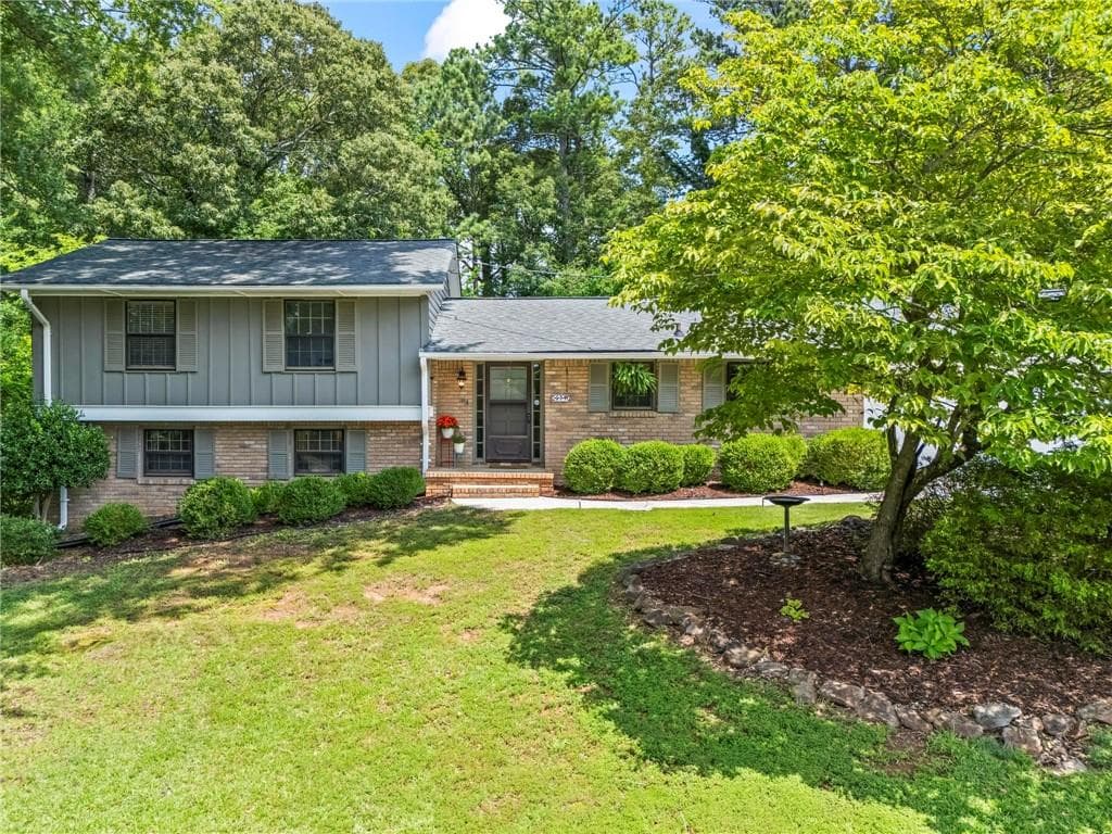 3 bedroom, 3 bathroom, 1,790 sq ft single family residence sold at 579 Chapman Drive, Marietta, GA 30066
