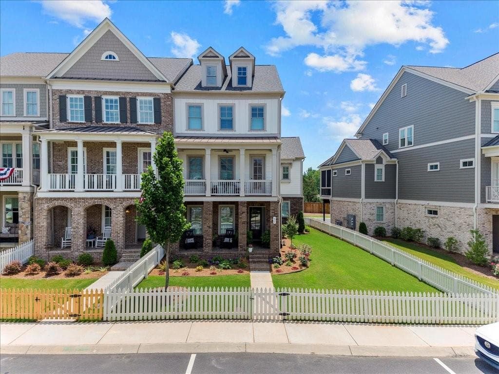 3 bedroom, 4 bathroom, 2,880 sq ft townhouse sold at 630 Brashy Street, Woodstock, GA 30188 — photo 1 of 1