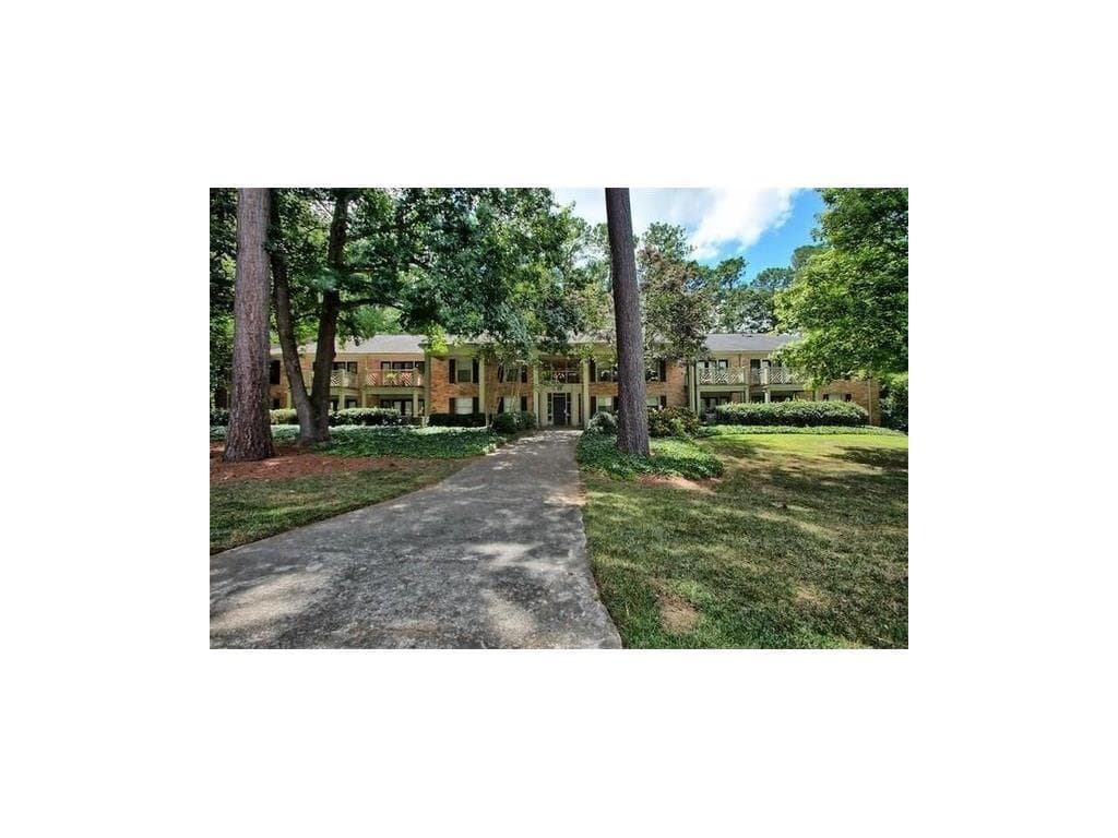 2 bedroom, 1,036 sq ft condominium sold at 3650 Ashford Dunwoody 428, Brookhaven, GA 30319