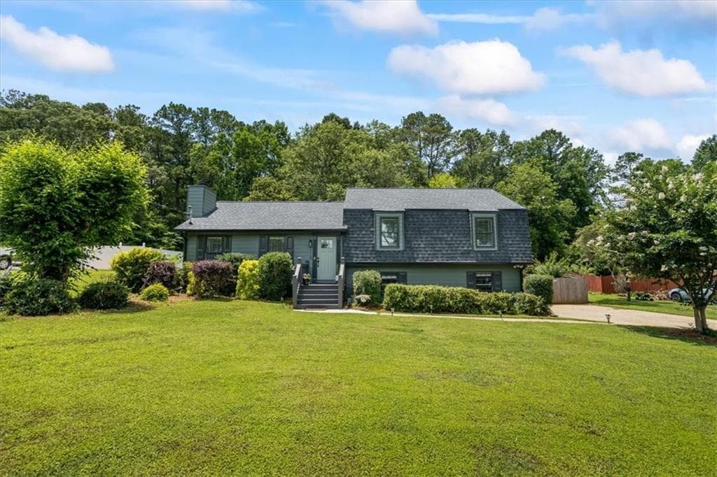 3 bedroom, 2 bathroom single family residence sold at 110 Village Court, Woodstock, GA 30188