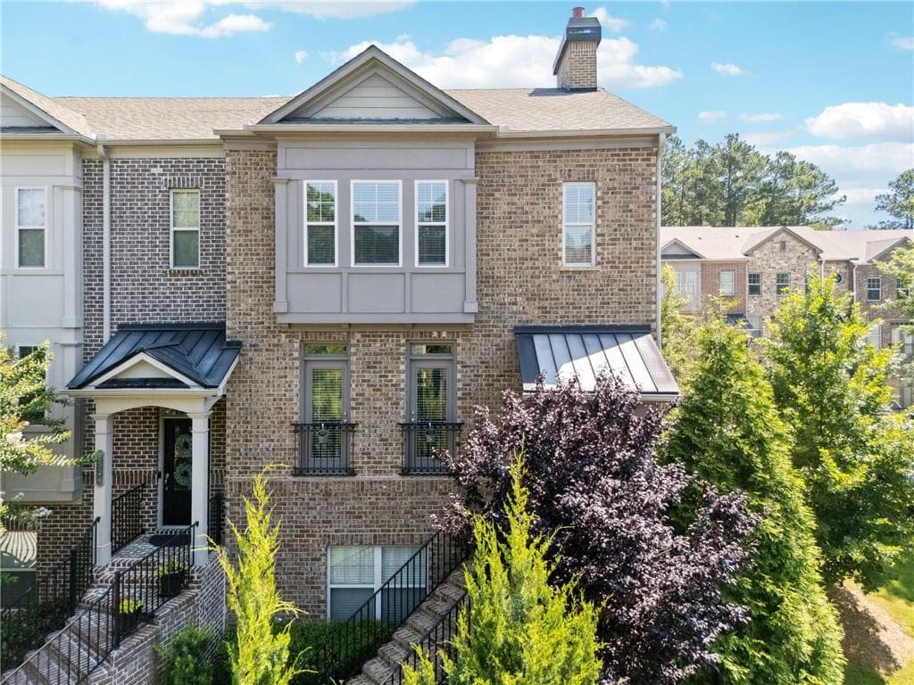 3 bedroom, 4 bathroom, 2,770 sq ft townhouse sold at 2520 Carmel Way, Alpharetta, GA 30009