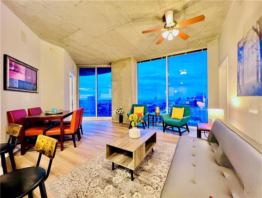 2 bedroom, 2 bathroom, 1,127 sq ft condominium sold at 400 W Peachtree Street 2704, Atlanta, GA 30308