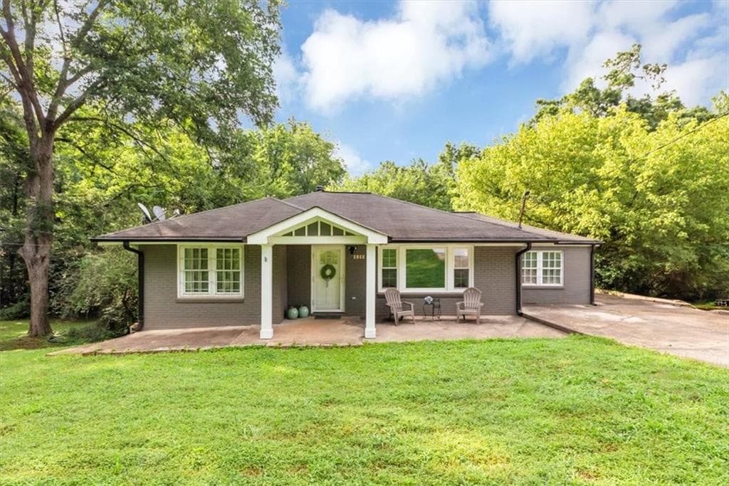 3 bedroom, 3 bathroom, 1,648 sq ft single family residence sold at 2123 Garden Circle, Decatur, GA 30032
