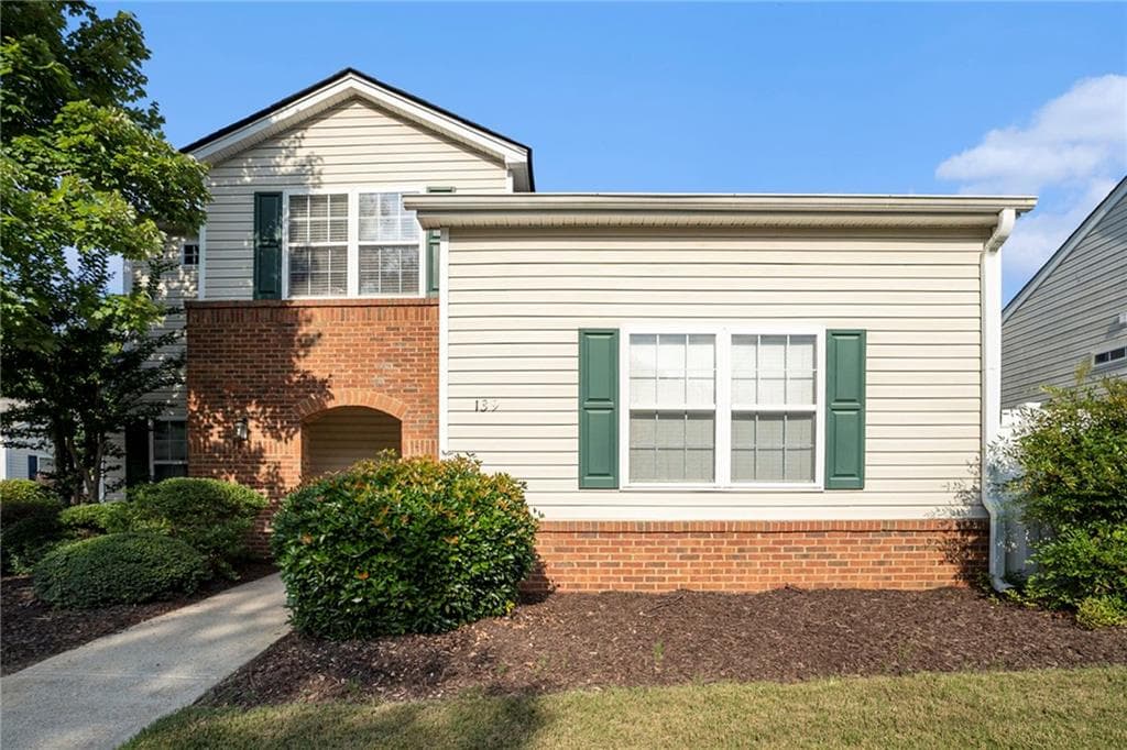 3 bedroom, 3 bathroom, 1,260 sq ft single family residence sold at 139 W Oaks Place, Woodstock, GA 30188