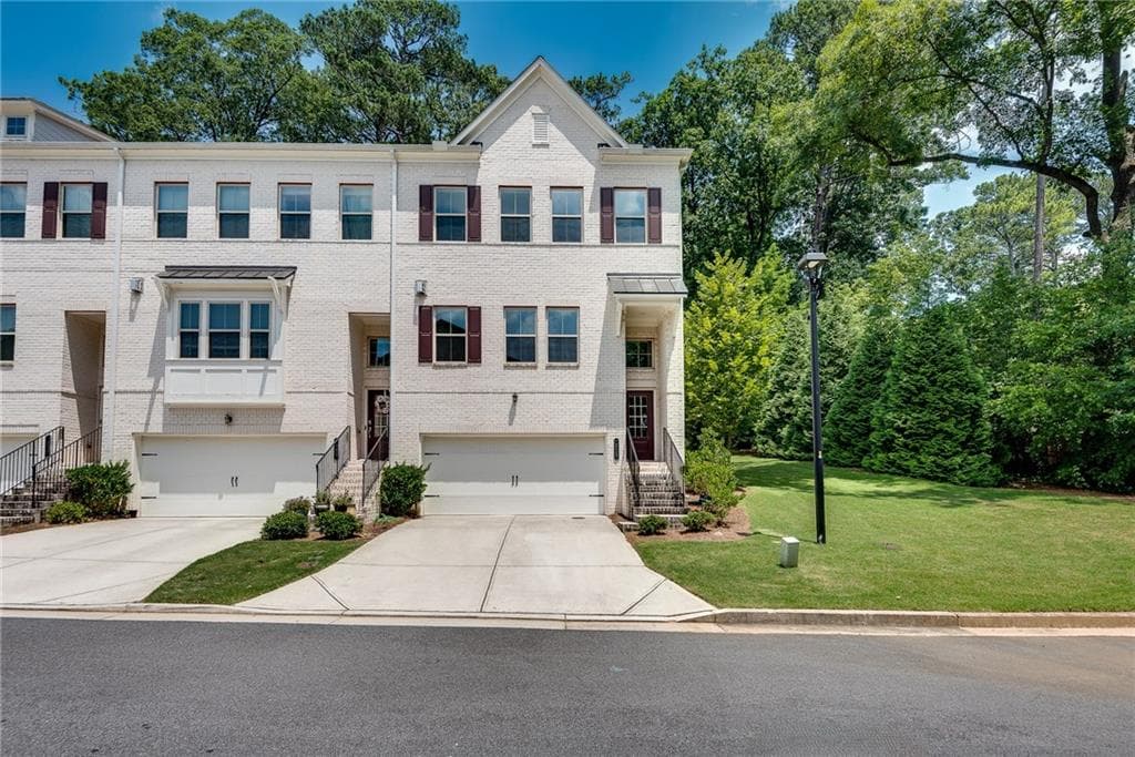 2 bedroom, 4 bathroom, 2,145 sq ft townhouse sold at 1823 Lynwood Lane, Atlanta, GA 30329