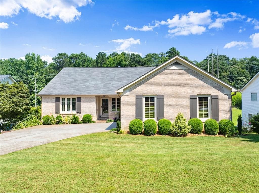 5 bedroom, 4 bathroom, 3,794 sq ft single family residence sold at 3260 Governors Court Court, Duluth, GA 30096