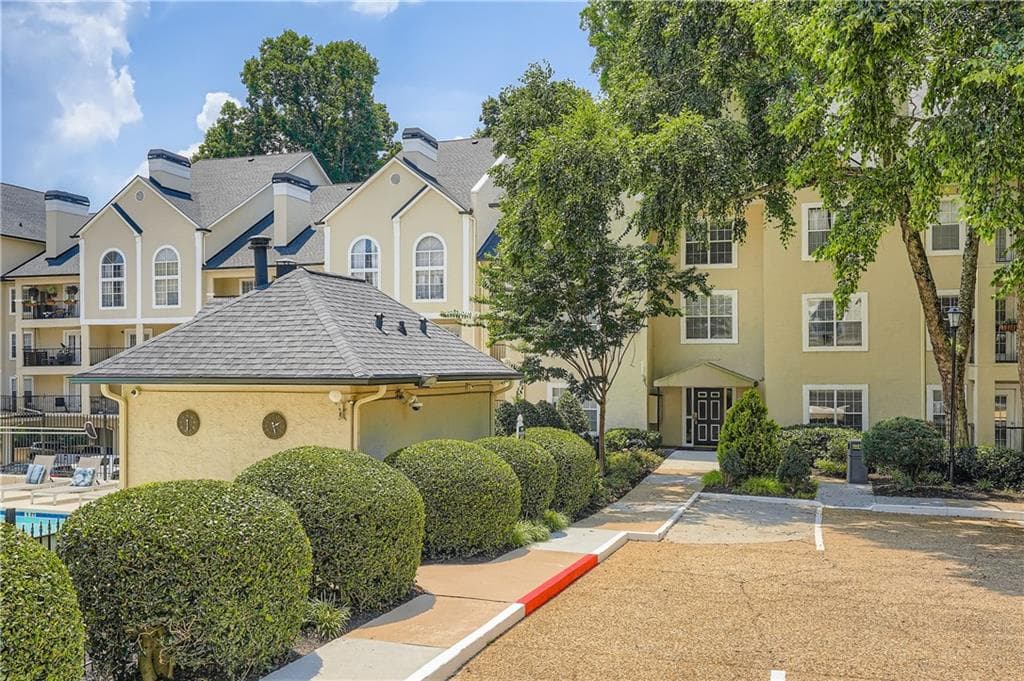 1 bedroom, 1 bathroom, 790 sq ft condominium sold at 3655 Habersham Road 344, Atlanta, GA 30305