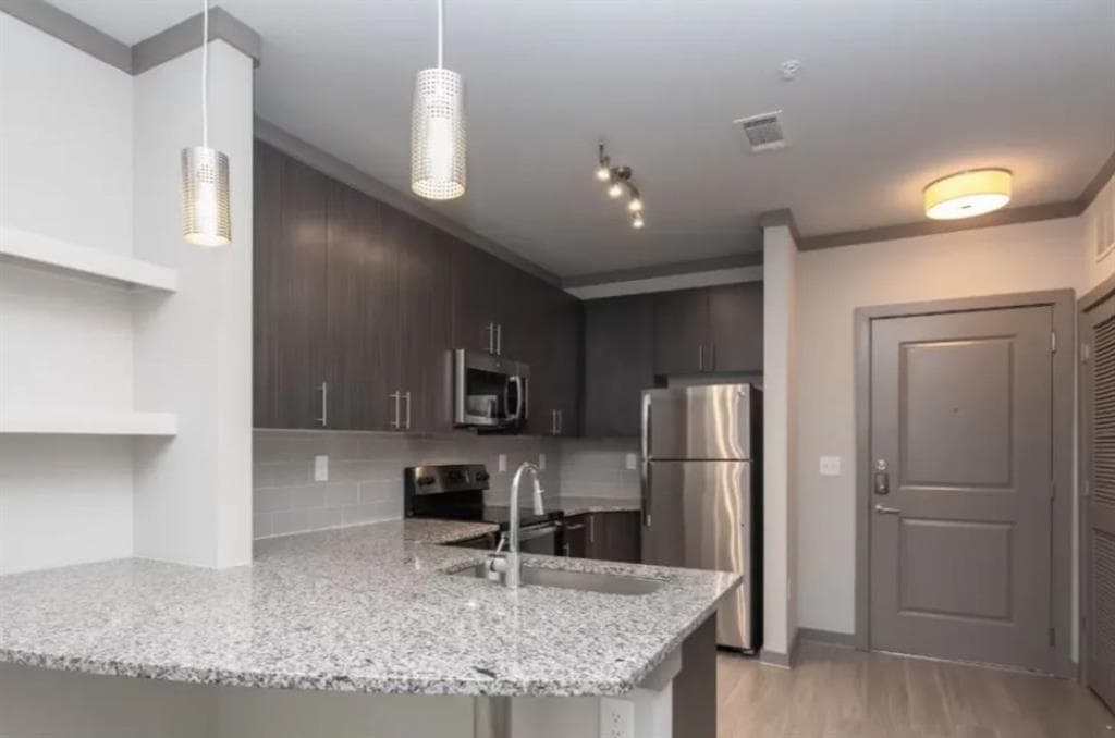 2 bedroom, 2 bathroom, 1,107 sq ft apartment for rent at 185 Cliftwood Drive 115, Sandy Springs, GA 30328 for $2,140 a month — photo 3