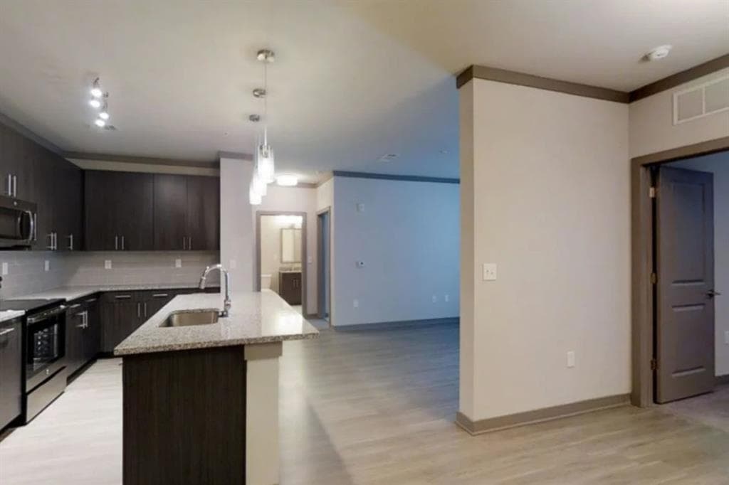 2 bedroom, 2 bathroom, 1,107 sq ft apartment for rent at 185 Cliftwood Drive 115, Sandy Springs, GA 30328 for $2,140 a month — photo 4