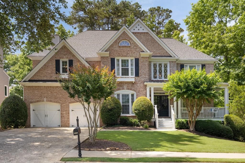 5 bedroom, 4 bathroom, 4,637 sq ft single family residence sold at 2030 Darien Park Drive, Roswell, GA 30076