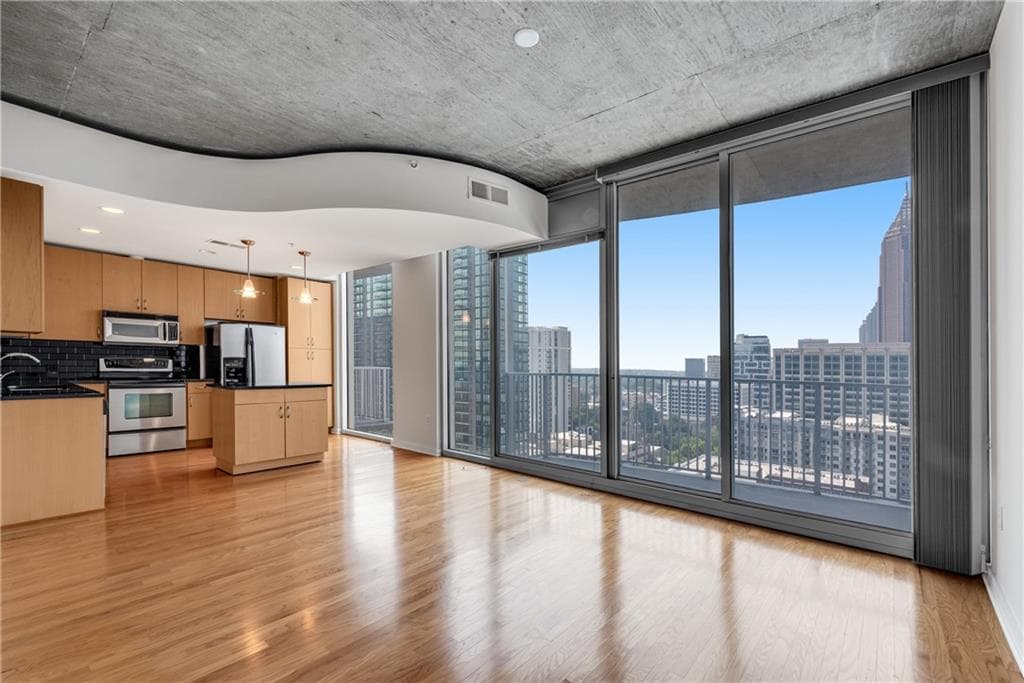 1 bedroom, 1 bathroom, 808 sq ft condominium sold at 860 Peachtree Street 1912, Atlanta, GA 30308