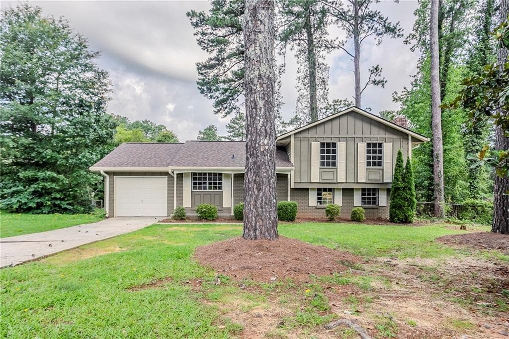 3 bedroom, 2 bathroom, 1,613 sq ft single family residence sold at 2110 Redbud Court, Marietta, GA 30008