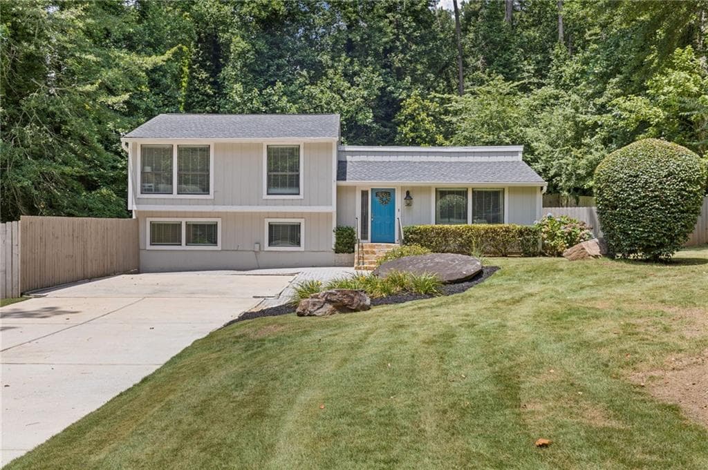 4 bedroom, 3 bathroom, 1,872 sq ft single family residence sold at 231 Cross Gate Drive, Marietta, GA 30068