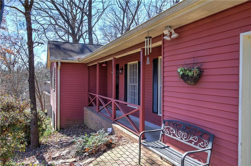 4 bedroom, 3 bathroom, 2,337 sq ft single family residence sold at 731 Willow Ridge Drive, Marietta, GA 30068