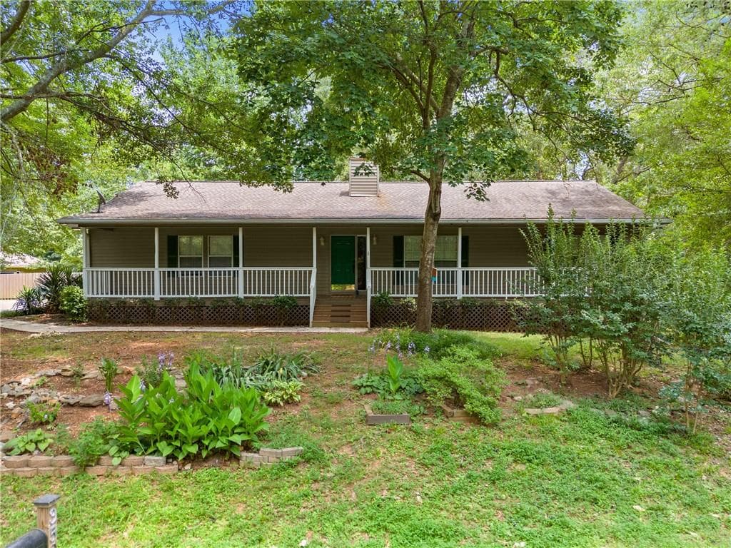 3592 Lakeview Drive, Gainesville, GA 30501 — most recent listing photo