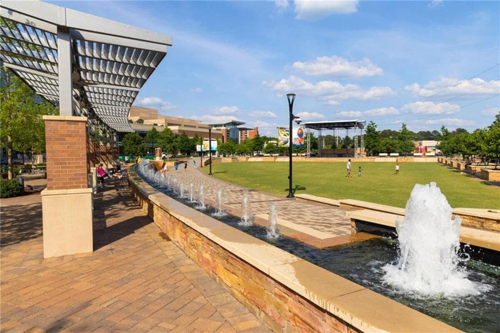 2 bedroom, 3 bathroom, 1,623 sq ft condominium under contract at 318 Sandy Springs Circle 120, Sandy Springs, GA 30328 — photo 10