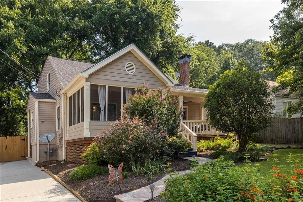 3 bedroom, 2 bathroom, 2,023 sq ft single family residence sold at 2732 Arbor Avenue, Atlanta, GA 30317
