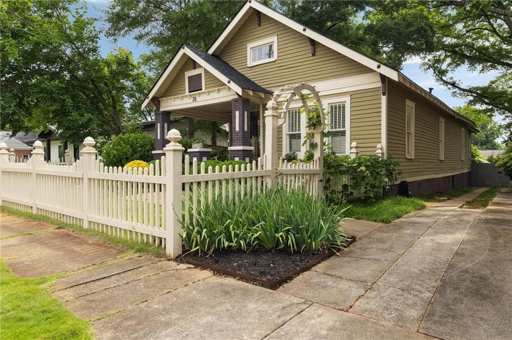 4 bedroom, 2 bathroom, 1,829 sq ft single family residence for rent at 28 Clay Street, Atlanta, GA 30317 for $7,000 a month — photo 3