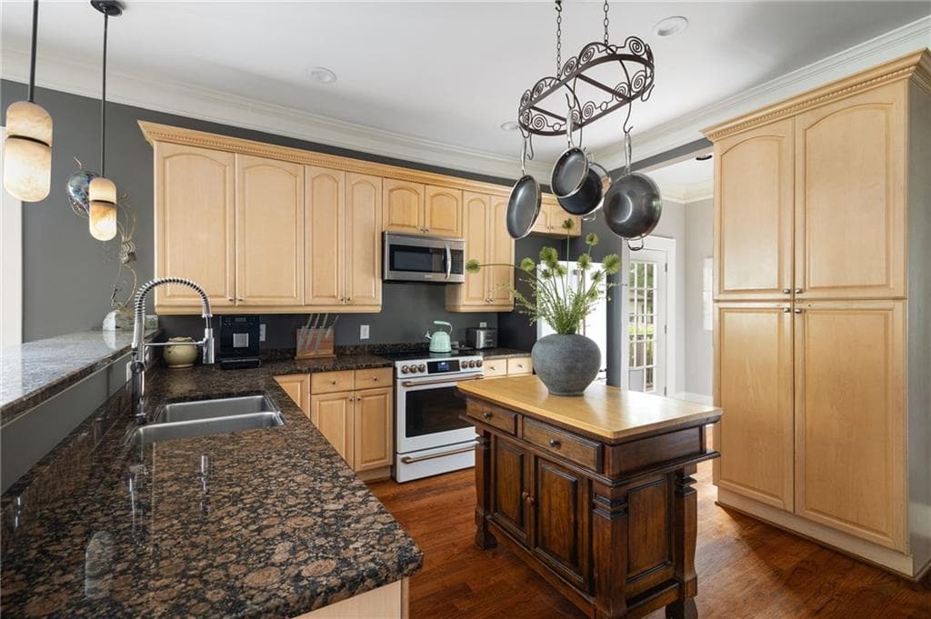 4 bedroom, 2 bathroom, 1,829 sq ft single family residence for rent at 28 Clay Street, Atlanta, GA 30317 for $7,000 a month — photo 9