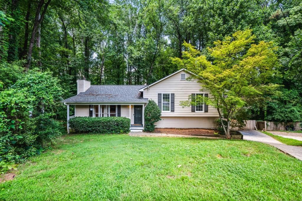 3 bedroom, 2 bathroom, 1,352 sq ft single family residence under contract at 1131 Hershey Drive, Marietta, GA 30062
