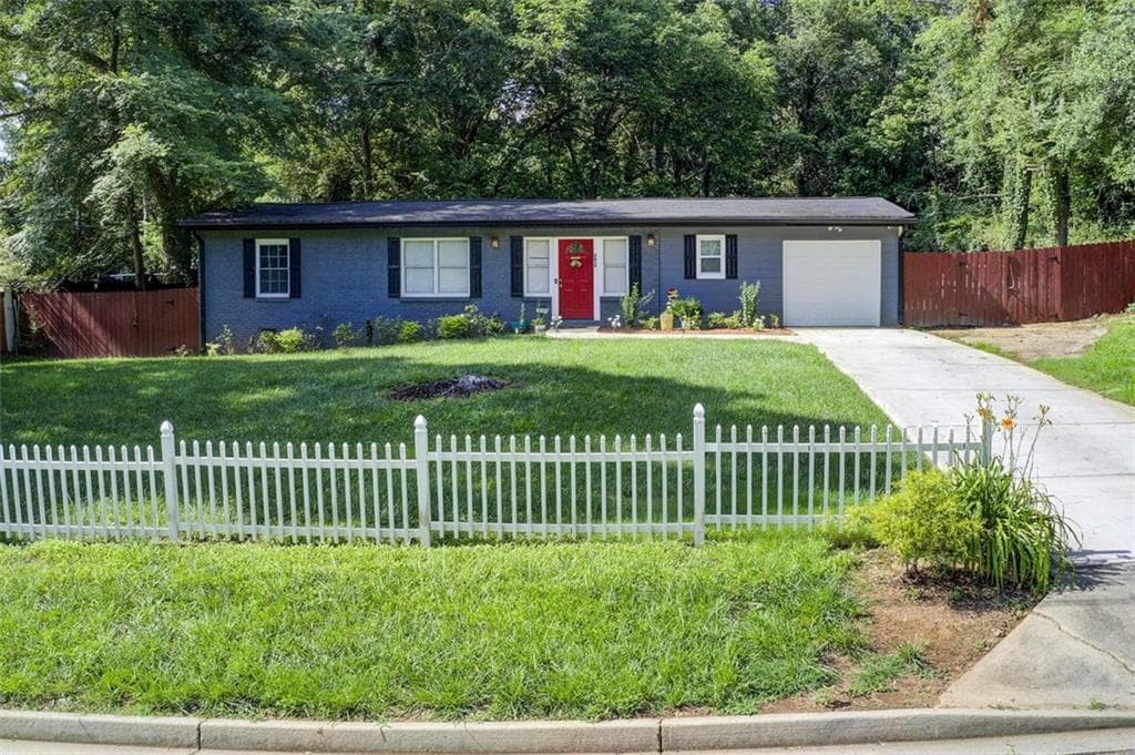 3 bedroom, 2 bathroom, 1,280 sq ft single family residence for sale at 2619 Old Toney Road, Ellenwood, GA 30294 — photo 1 of 32