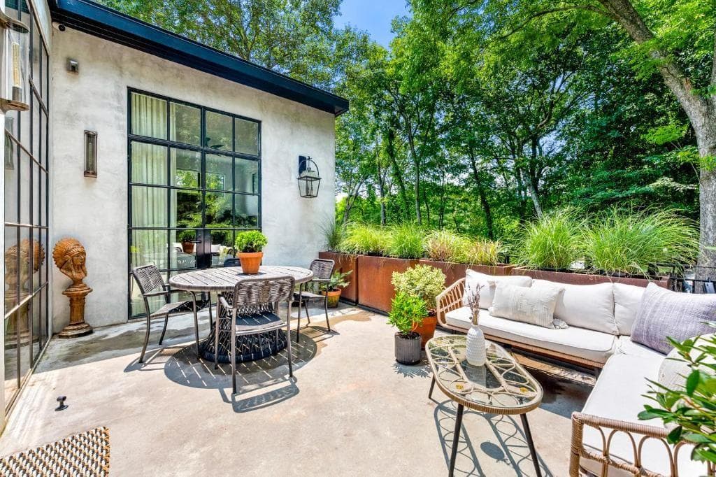 2 bedroom, 2 bathroom, 750 sq ft single family residence for rent at 1008 Albion Avenue, Atlanta, GA 30307 for $9,200 a month — photo 7