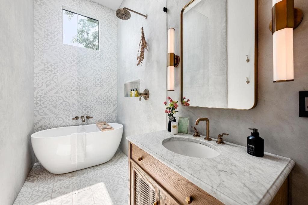 2 bedroom, 2 bathroom, 750 sq ft single family residence for rent at 1008 Albion Avenue, Atlanta, GA 30307 for $9,200 a month — photo 9