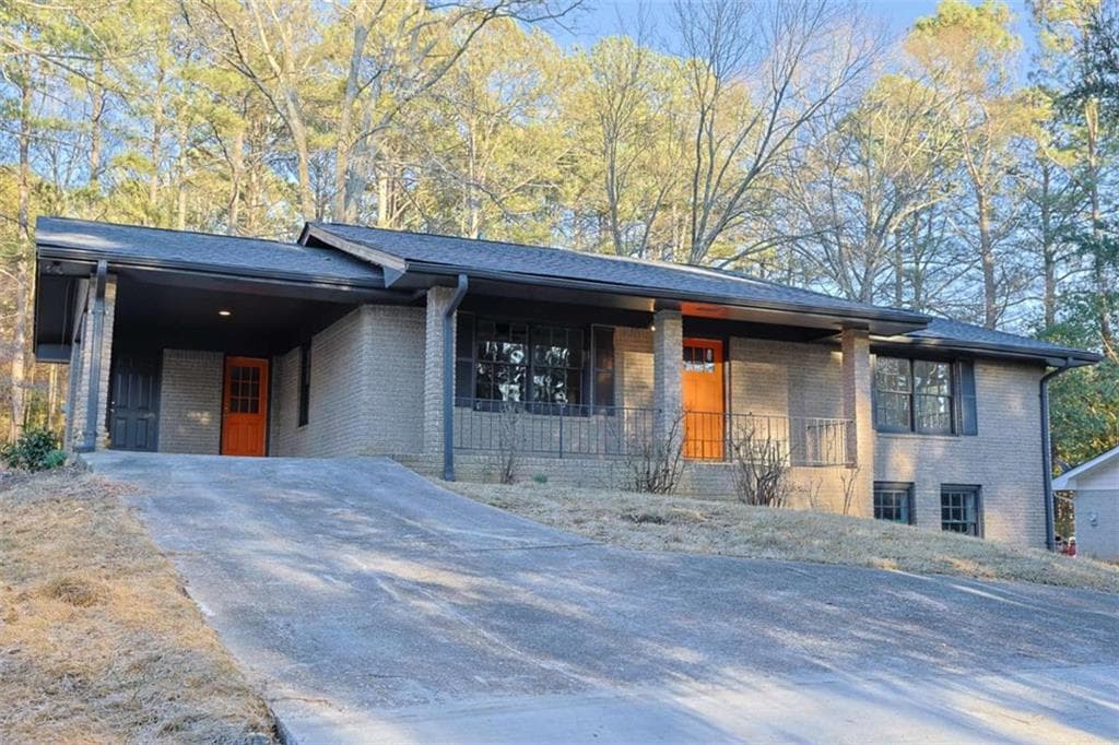 3 bedroom, 3 bathroom, 1,784 sq ft single family residence sold at 4011 Lake Carlton Road, Loganville, GA 30052