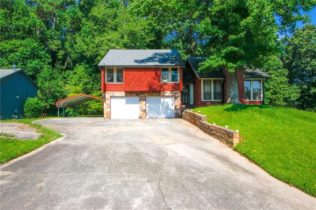 3 bedroom, 2 bathroom, 2,013 sq ft single family residence sold at 1030 Chapman Lane, Stone Mountain, GA 30088
