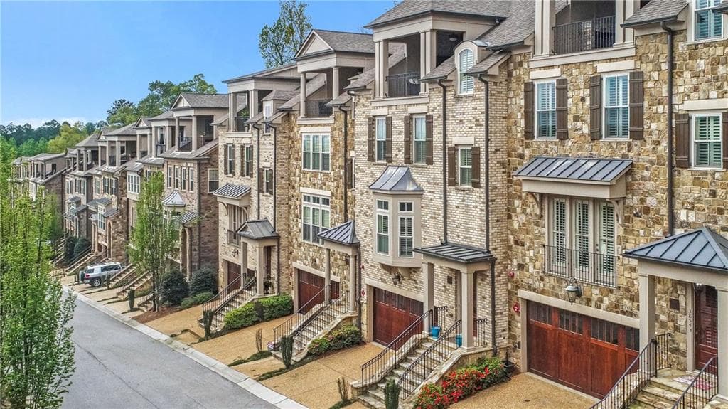 4 bedroom, 5 bathroom, 3,575 sq ft townhouse under contract at 3450 Commander Cove, Suwanee, GA 30024 — photo 9