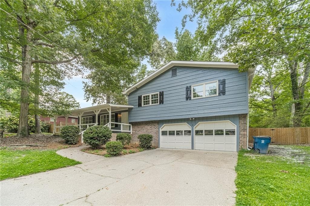 3 bedroom, 2 bathroom, 2,192 sq ft single family residence sold at 1348 Branchwood Drive, Snellville, GA 30078