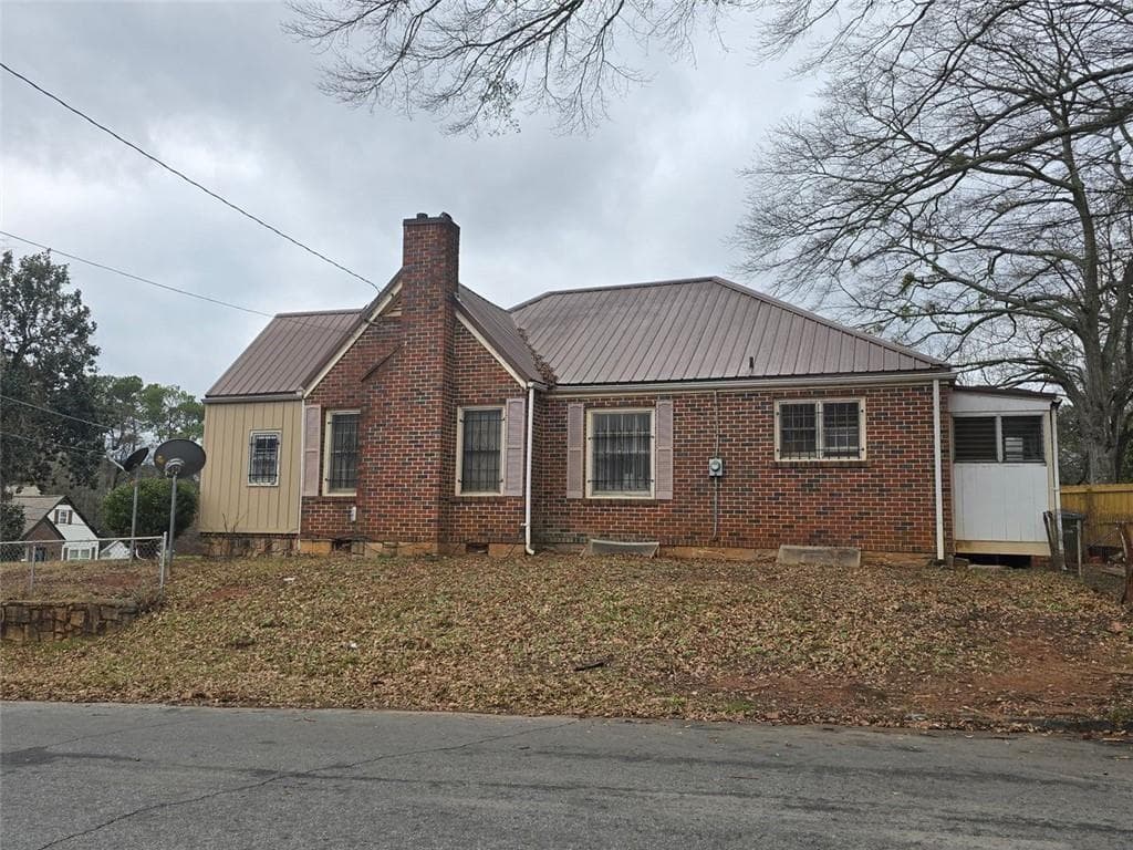 3 bedroom, 3 bathroom, 1,300 sq ft single family residence sold at 1643 Westhaven Drive, Atlanta, GA 30311