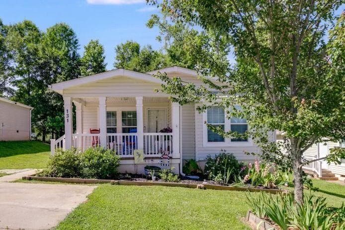 131 Bob White Lane, Newnan, GA 30263 — most recent listing photo