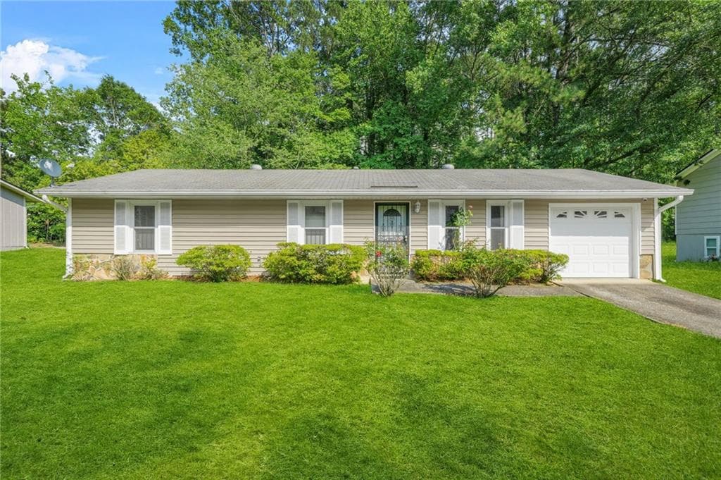 3 bedroom, 2 bathroom, 1,086 sq ft single family residence sold at 2454 Fairway Circle, Atlanta, GA 30331