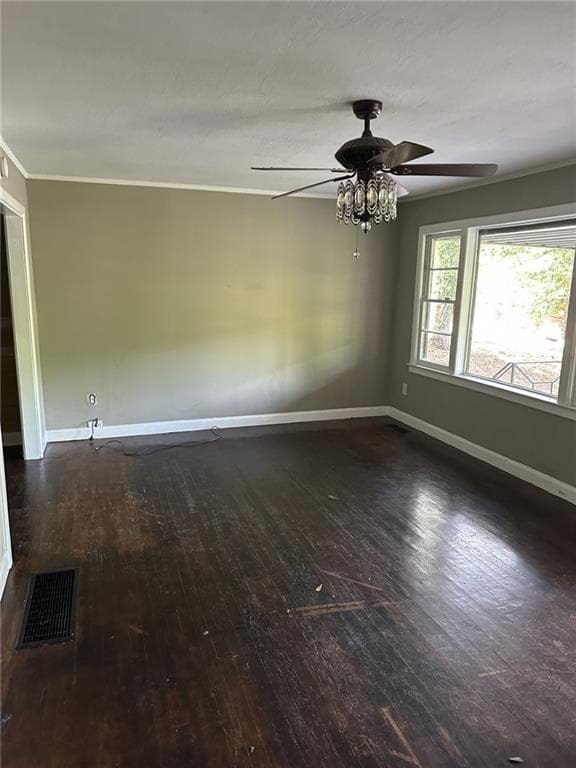 2 bedroom, 1 bathroom, 925 sq ft single family residence for sale at 394 Christopher Drive, Gainesville, GA 30501 — photo 3