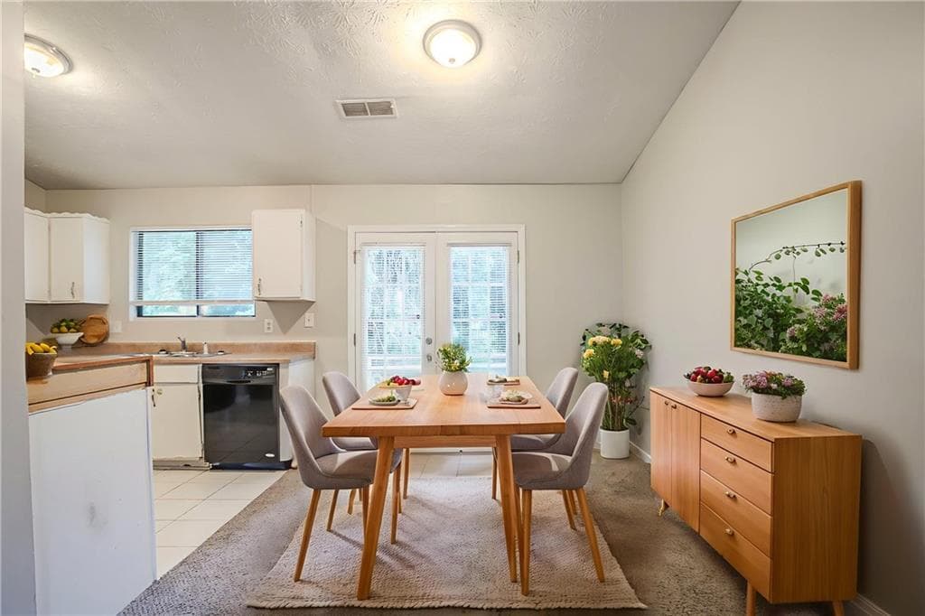 3 bedroom, 2 bathroom, 1,382 sq ft single family residence for sale at 4745 Hairston Crossing Road, Stone Mountain, GA 30083 — photo 3