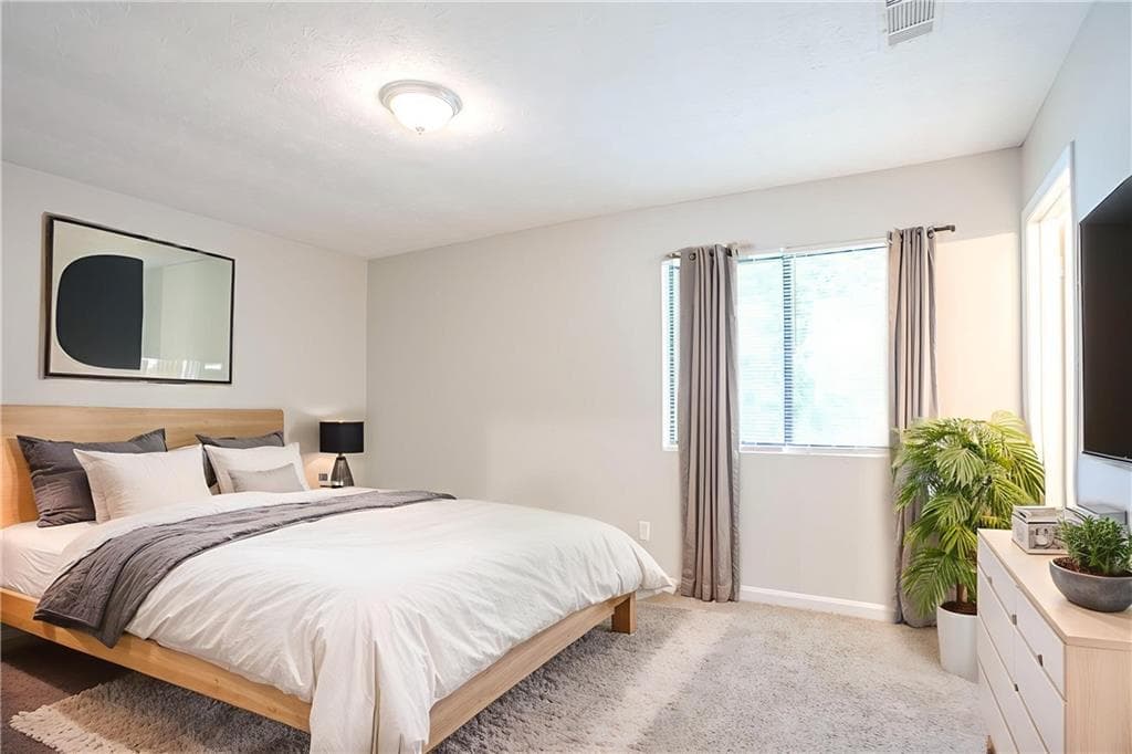 3 bedroom, 2 bathroom, 1,382 sq ft single family residence for sale at 4745 Hairston Crossing Road, Stone Mountain, GA 30083 — photo 4