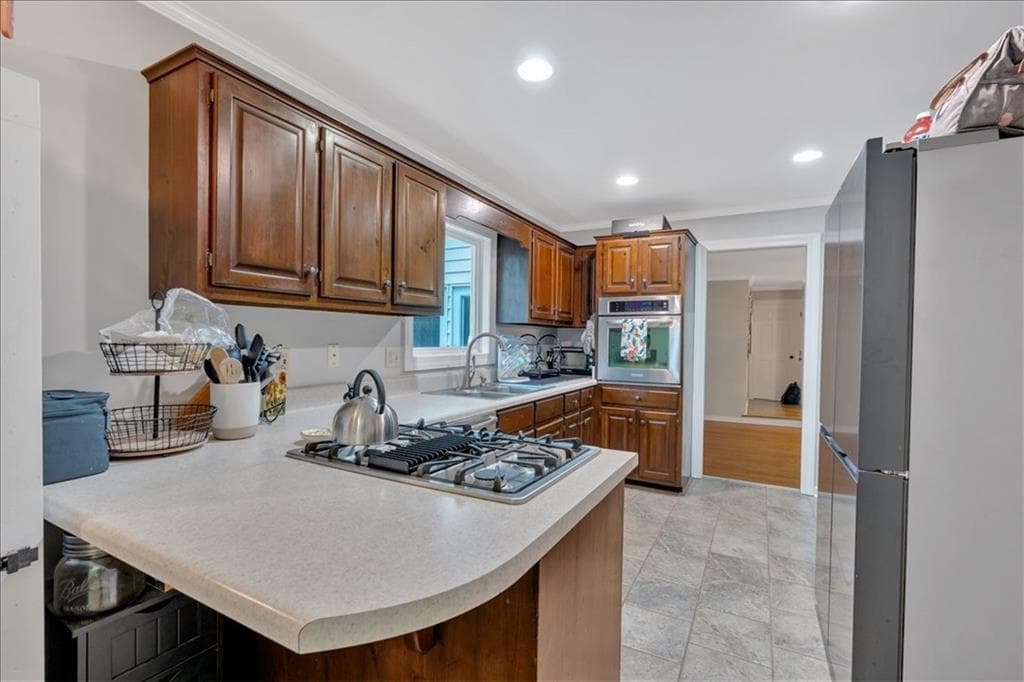 3 bedroom, 3 bathroom, 2,353 sq ft single family residence under contract at 201 Rollingwood Circle, Rome, GA 30165 — photo 5